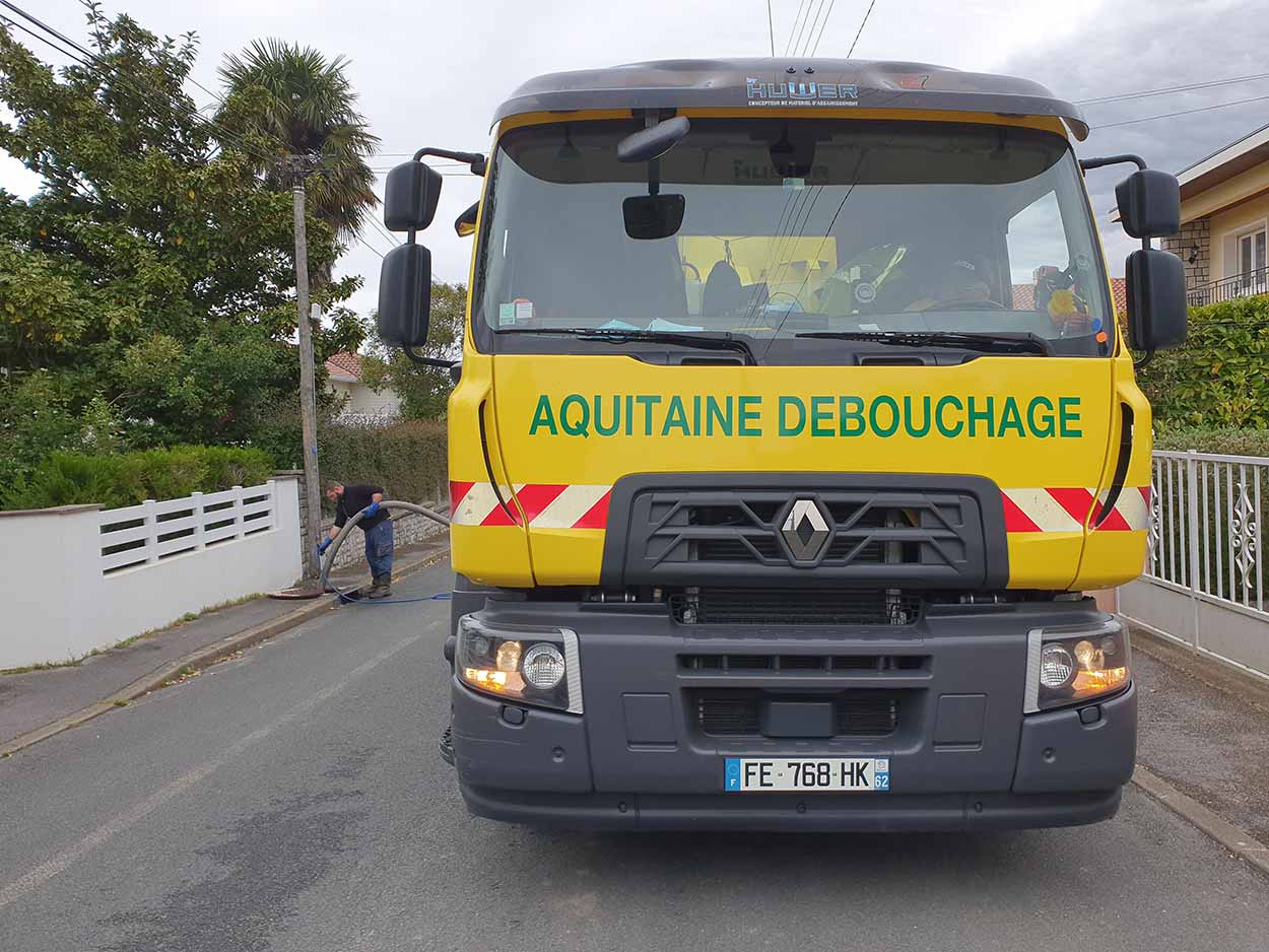 Debouchage canalisation Cote basque, Debouchage canalisation Landes, Debouchage canalisation Saint Pierre d’Irube, Entretien assainissement Cote basque, Entretien assainissement Landes, Entretien assainissement Saint Pierre d’Irube, Inspection télévisée Cote basque, Inspection télévisée Landes, Inspection télévisée Saint Pierre d’Irube, Recherche de fuite Cote basque, Recherche de fuite Landes, Recherche de fuite Saint Pierre d’Irube, Vidange et curage Cote basque, Vidange et curage Landes, Vidange et curage Saint Pierre d’Irube, Vidange fosse septique Cote basque, Vidange fosse septique Landes, Vidange fosse septique Saint Pierre d’Irube